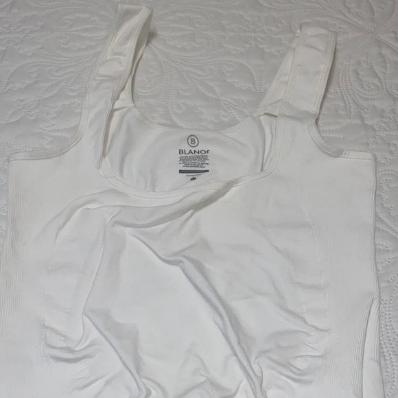 BLANQI Maternity White Tank Top NWOT - Picture 2 of 6